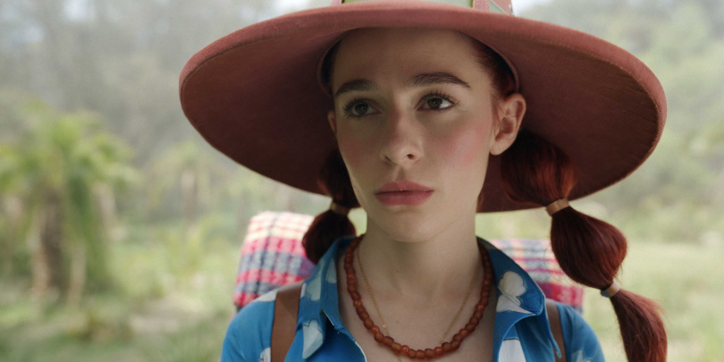 蘇菲亞・安妮・卡魯索(Sophia Anne Caruso)飾演黃金週小姐(Miss Goldenweek)。(圖/Netflix)