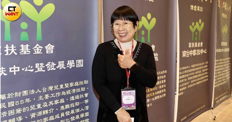 彰化家扶退休督導黃慧珍隨口的一句話,從沒想過竟開啟「送愛心到人間」長達27年的公益傳承,幫助無數弱勢家庭。(圖/方萬民攝)