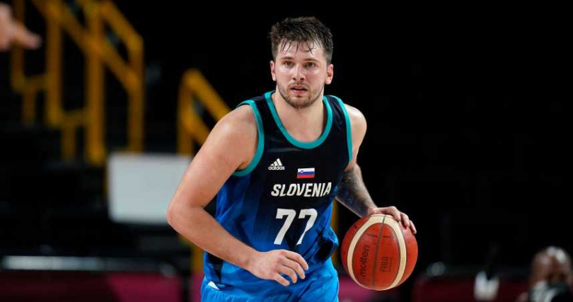 「一眉哥」戴維斯（Anthony Davis）與唐西奇（Luka Doncic）互換東家，傳出當事人完全不知情。（圖／達志／美聯社）