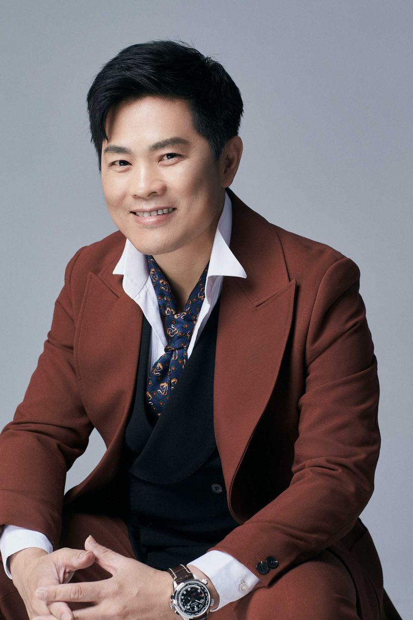 蘇明淵說自己曾靠著豬哥亮歌廳秀錄影帶，陪伴每個返鄉的孤獨夜晚。（圖／高雄流行音樂中心提供）