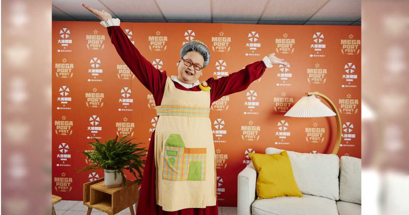 水果奶奶被讚是大港女神。（圖／出日音樂提供）