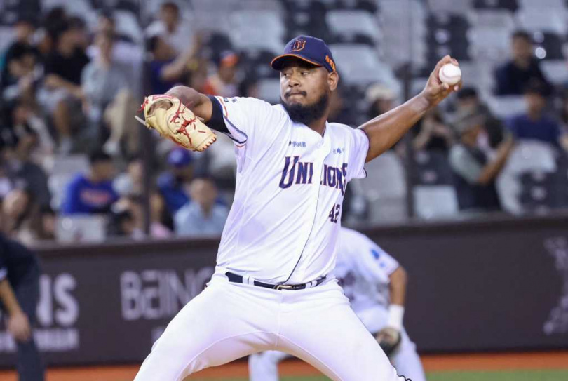 統一獅左投梅賽斯對味全龍先發6局無失分，奪得中職生涯首勝。（圖／中國時報姚志平攝）