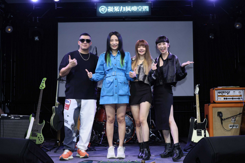 草爺（左1）力挺出席好友卜星慧《不要試圖改變我》發片記者會。（圖／紅心字會提供）