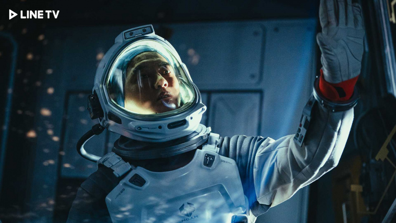 《星際救援》 傅孟柏飾演太空人，出任務遇難在宇宙漂流。（圖／LINE TV）
