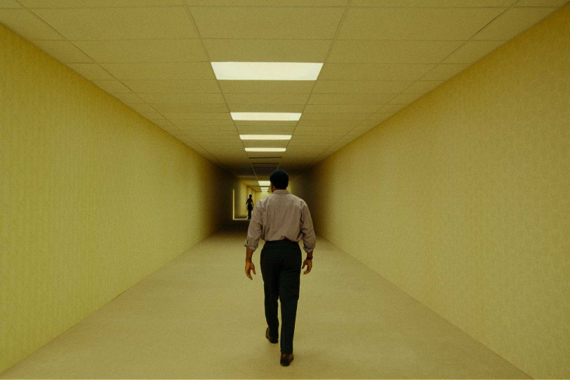 本片打造超過三萬平方英尺的「實體後室」進行拍攝。（圖／采昌提供）