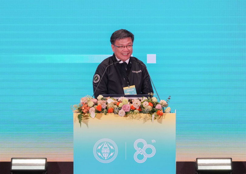 台電董事長曾文生致詞感謝各界貴賓參與，表示在「淨零碳排、半導體及AI發展、通膨及能源價格波動」等全球電業變局下，台電將著力於發電端與用電端，堅守永遠不變的「穩定供電」責任。（圖片提供／台電）