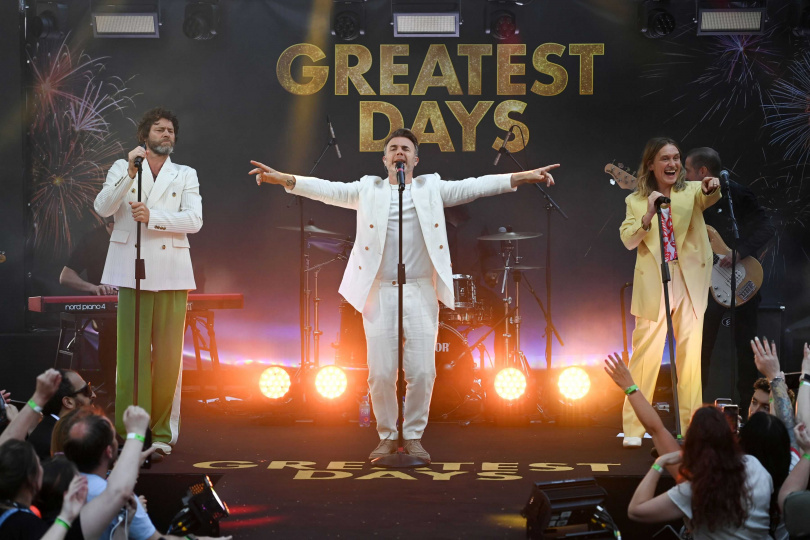 蓋瑞巴洛、霍華德唐納、馬克歐文驚喜客串《青春來接招》。（圖／台北双喜提供）