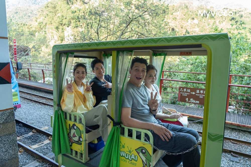 雷嘉汭（左１）自爆是綜藝節目迷。（圖／台灣大哥大MyVideo提供）