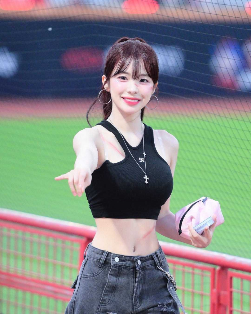 李多慧人氣高,代言一個接著一個。(圖/李多慧IG)