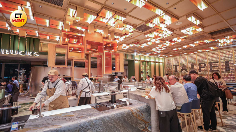 星巴克首間調酒吧。（圖／李宗明攝）