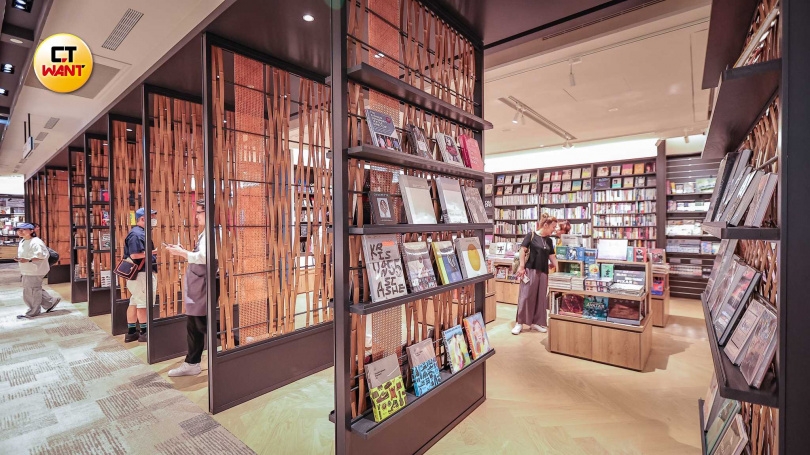 博客來首間24小時書店。（圖／李宗明攝）