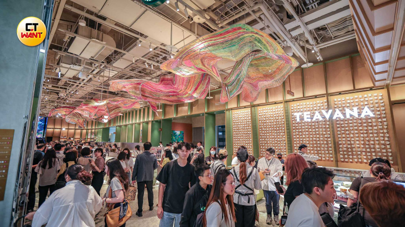 全台最大星巴克。（圖／李宗明攝）