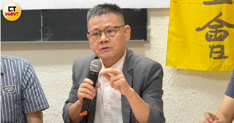 台灣語言文化社社長余伯泉強調，華語教師是推動華語文國際傳播的核心力量，政府若能妥善保障基層教師權益，方能穩固華語教育產業的長遠發展。（圖／王小萌攝）
