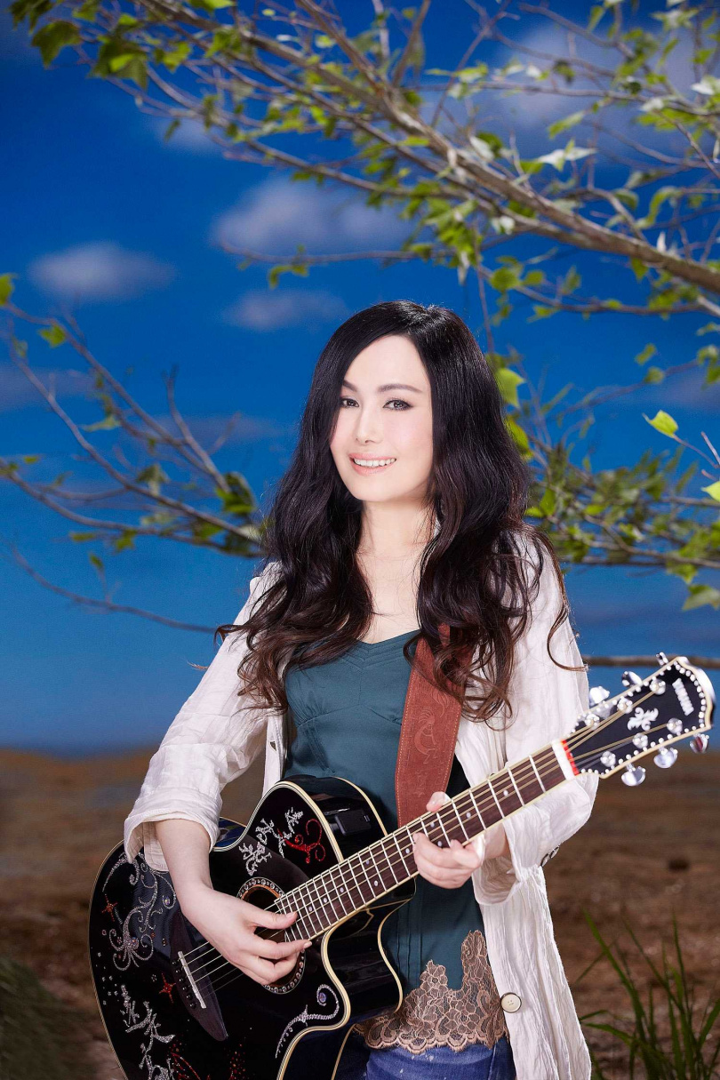 江蕙得知嘉義、台南兩地嚴重災情，心裡非常不捨。（圖／經紀團隊提供）