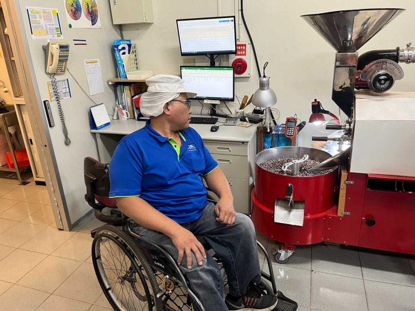 伯立歐家園透過訓練讓不同障別的身障員工學習工作技能媒合至外界就業。（圖片提供／頂新和德文教基金會）