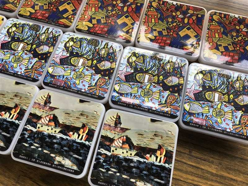 小嶺頂愛啟兒關懷協會將照顧個案畫作與公益商品結合，讓個案執行工作時更能獲得成就感。（圖片提供／頂新和德文教基金會）