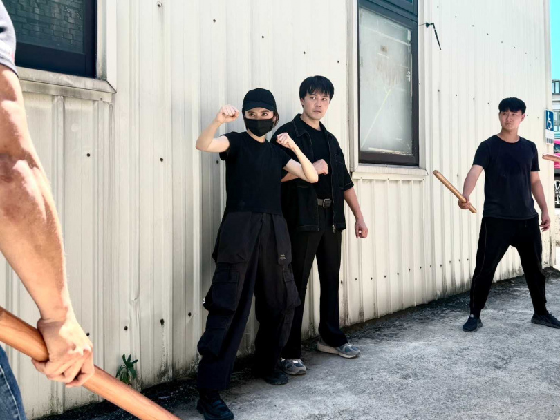 王瞳與黃文星拍完打戲都掛彩。（圖／民視）