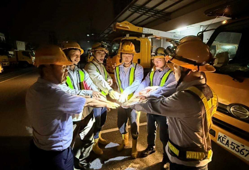 台電肩負穩定供電與淨零轉型任務目標，近年持續投入強化電網韌性等電力建設，亦積極透過甄試招募電力人才，明年將再招募700餘名新力軍。（圖片提供／台電）