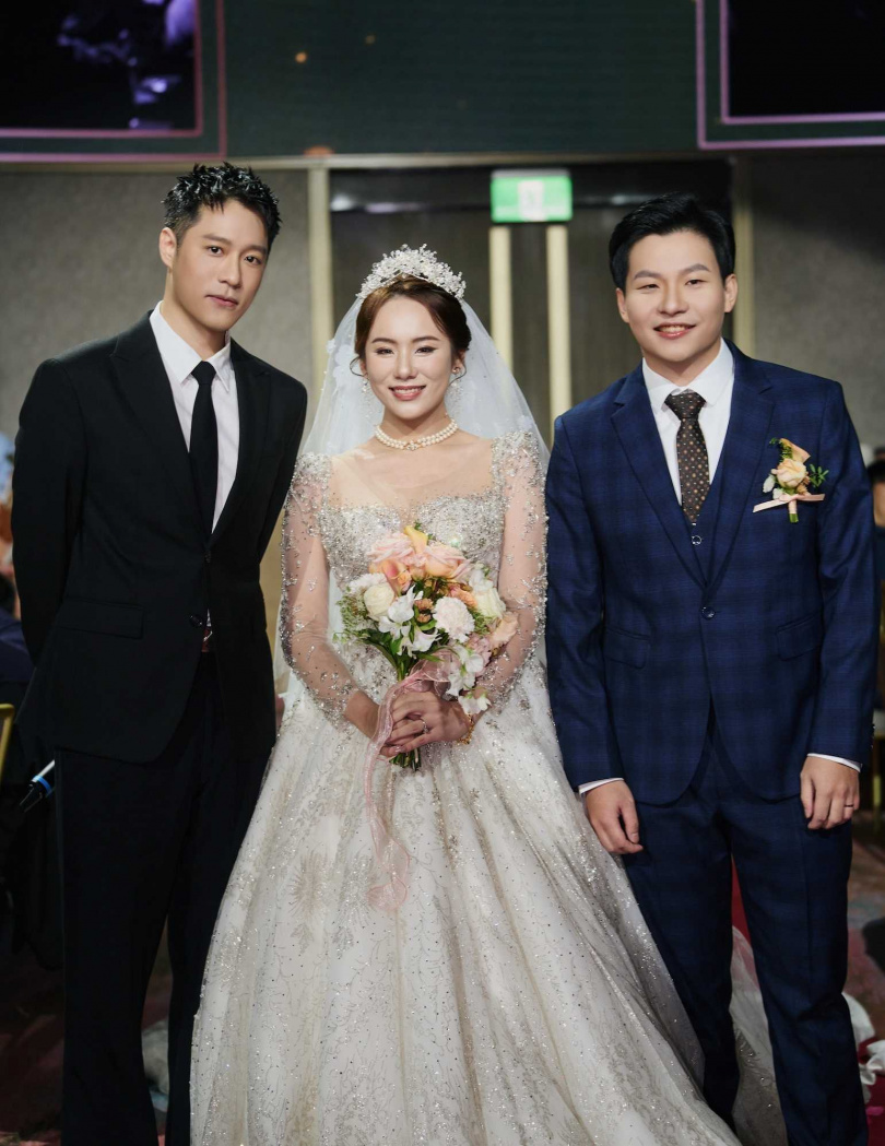 日前周湯豪趁著難得的周末空檔,悄悄化身「婚禮歌手」。(圖/環球音樂提供)