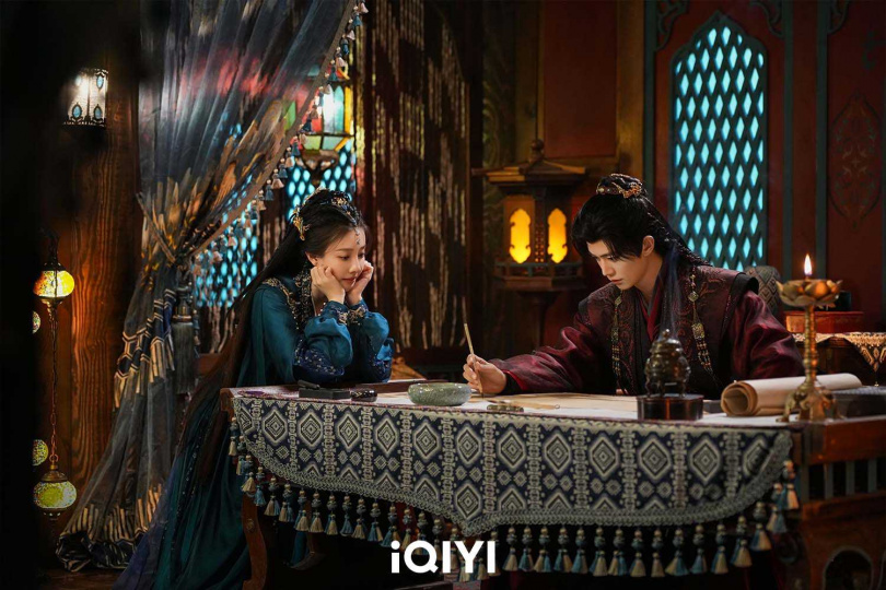 《佳偶天成》任嘉倫（右）與王鶴潤先婚後愛。（圖／iQIYI愛奇藝國際版）