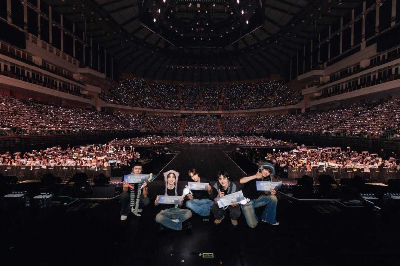 EXO演唱近3小時，還當場考驗EXO-L唱功。（圖／翻攝自EXO IG）
