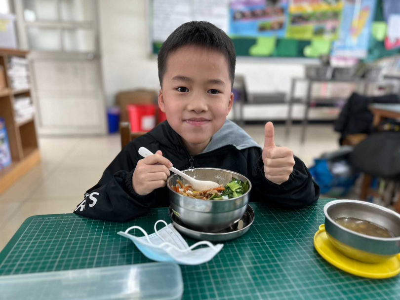 吃好飯、補好鈣,桃園守護孩子健康成長。(圖片提供/桃園市政府)