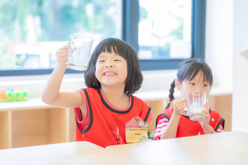 吃好飯、補好鈣,桃園守護孩子健康成長。(圖片提供/桃園市政府)