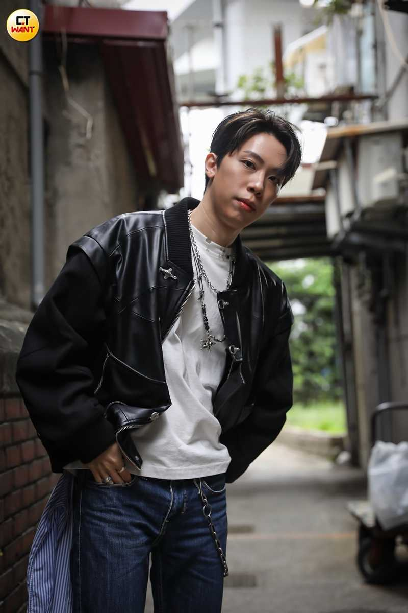 在老師的建議下，李晉瑋高中畢業後至美國讀書。（圖／侯世駿攝）