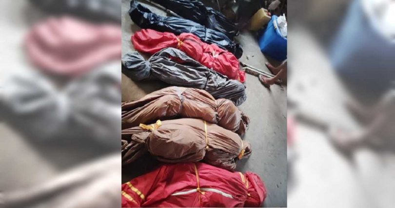 甸軍政府在撣邦北部瑙喬镇投擲炸彈，導致7人不幸喪命，地上排了一整排遺體。（圖／擷取自X）