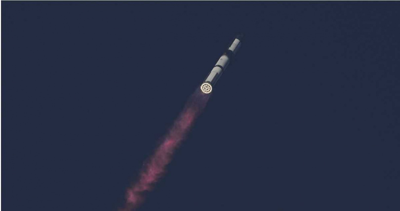 SpaceX第九次星艦試飛從德州發射，火箭升空後不久即發生高空解體。（圖／達志／美聯社）