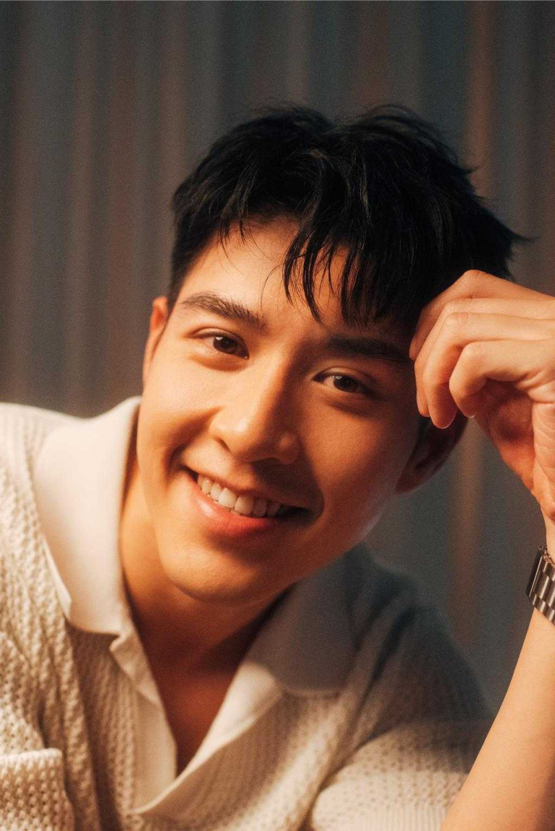 吳岳擎透露父母對他的教育從不寵溺，對品行要求嚴格。（天祥樂提供）