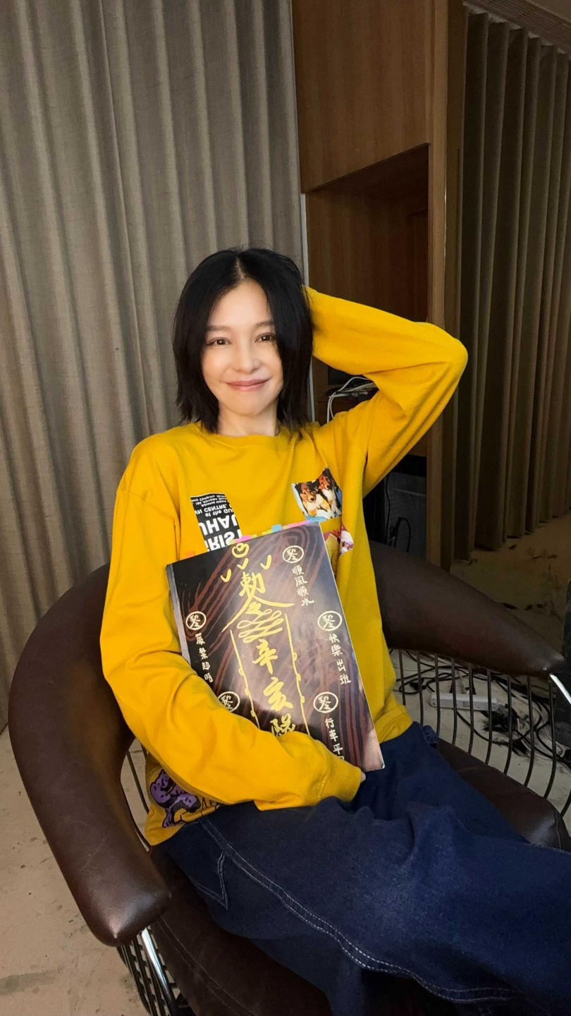 剪成俐落短髮的徐若瑄覺得整個人相當清爽。（圖／華映娛樂提供）