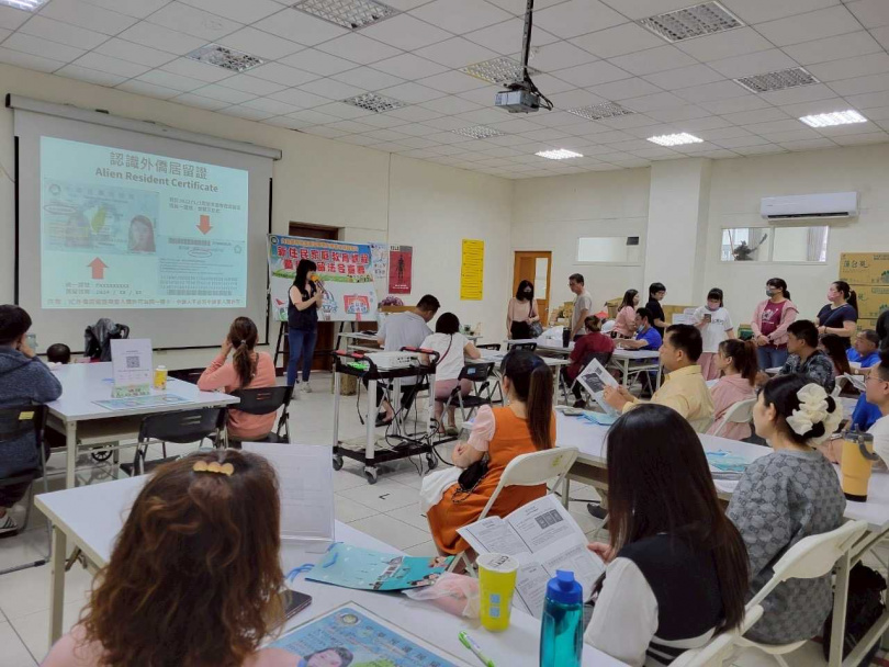 移民署南區事務大隊雲林縣服務站，每月均辦理家庭教育課程，除了法令宣導，還有多元活動協助新住民融入在臺生活。。（ 圖／翻攝畫面）