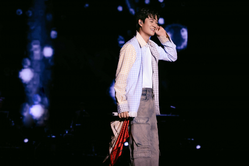 周興哲人生首場體育場演唱會,他感動謝謝歌迷支持。(圖/星空飛騰提供)