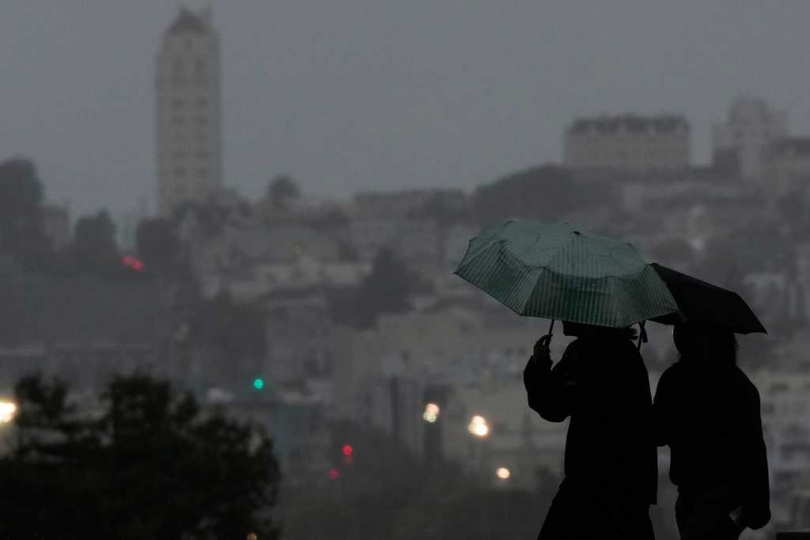 北加州遭遇強降雨影響,舊金山灣區一度發布洪水警戒,相關單位密切監控天氣變化。