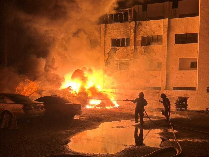 22日凌晨,台南市安南區海佃路二段一處空地發生鋁鎂廢棄物起火大爆炸,大批消防人員趕往救火。(圖/報系資料照)