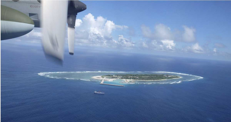 吐瓦魯部分島嶼已被海水吞沒，居民生活環境逐年惡化，遷移壓力日增。（圖／達志／美聯社）