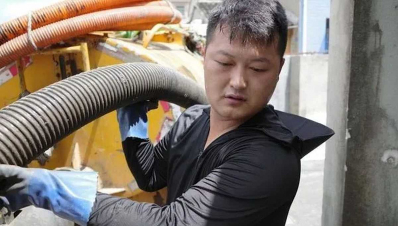 潘男工作時非常認真。(圖/翻攝自紅星新聞)