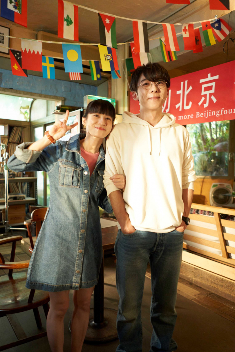 在《零日攻擊》中，高橋一生（右）與連俞涵學生時期是對戀人。（圖／牽猴子提供）