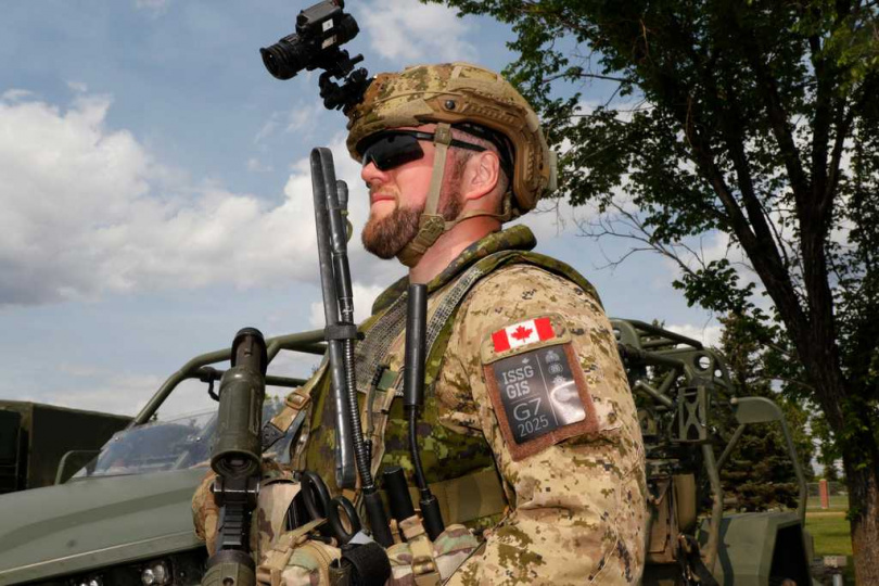 面對軍力懸殊，加軍擬採非正規戰術應對入侵，包括游擊戰、伏擊與無人機攻擊。