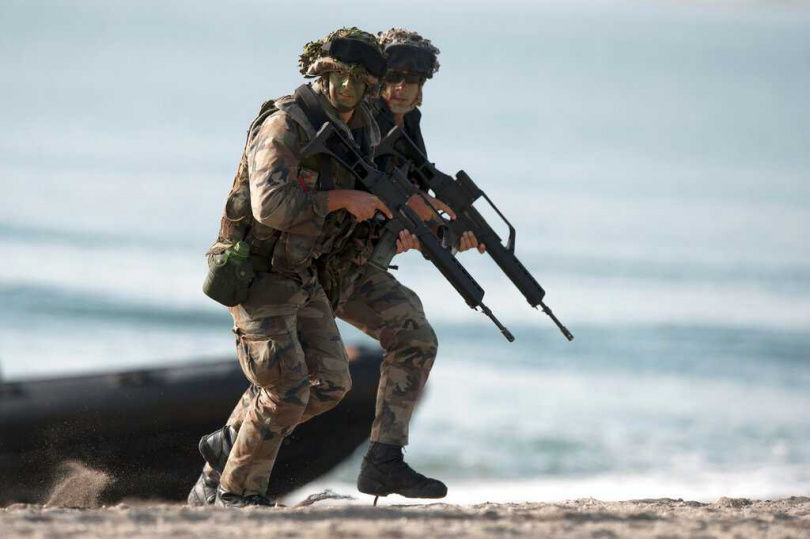 加拿大政府考慮組建40萬志願軍，一旦遭入侵將轉為游擊部隊執行國土防衛任務。