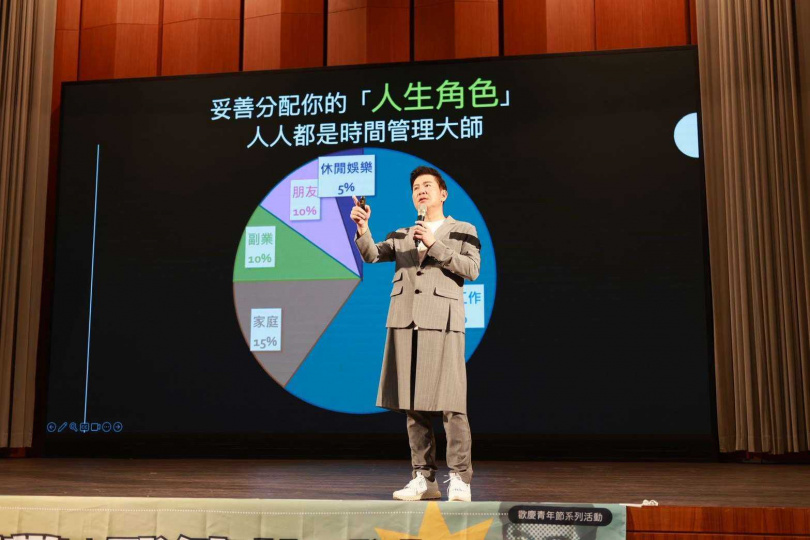 曾國城上個月底到雲林演講。(圖/雲林縣政府)