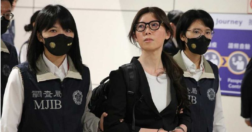 網紅貴婦奈奈在海外逃亡長達7年後，今（1日）凌晨飛抵台灣投案。（圖／中國時報陳麒全攝）
