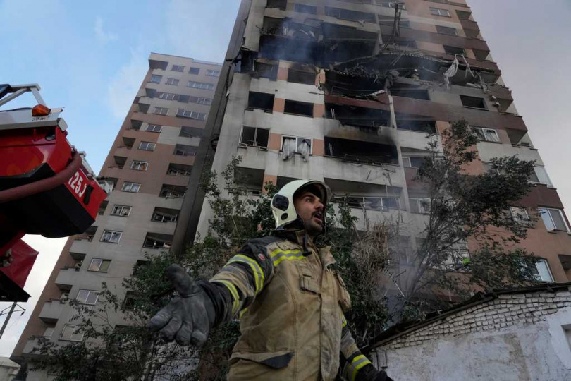 伊朗住宅區大樓遭攻擊。(圖/達志/美聯社)
