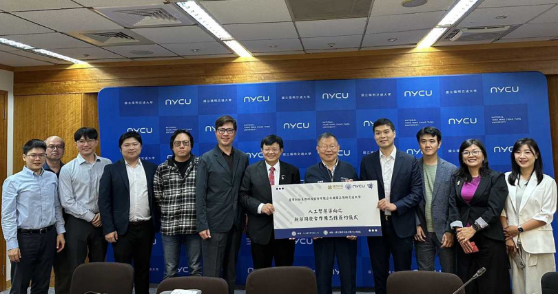 麗寶新藥與陽明交大簽約現場，包括輝達等知名科技與生技公司都派代表，見證歷史性一刻（圖／麗寶提供）。