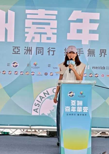 2025亞洲嘉年華會熱鬧登場!亞洲台灣商會聯合總會首次於台北101水舞廣場打造國際盛會。(圖/亞洲台灣商會提供)
