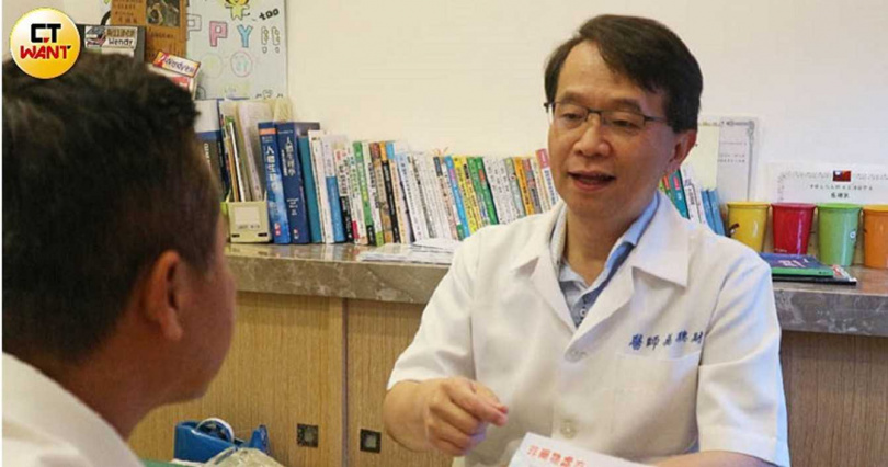 精神科醫師楊聰財（右）提供工作不順時如何強大自我內心的妙方。（圖／CTWANT資料照）
