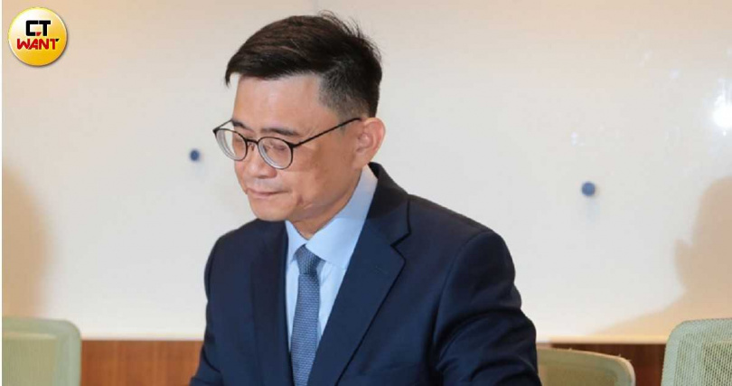 民進黨立委賴瑞隆(圖)近期因愛子陷入霸凌風暴而「一個頭兩個大」。(圖/周志龍攝)