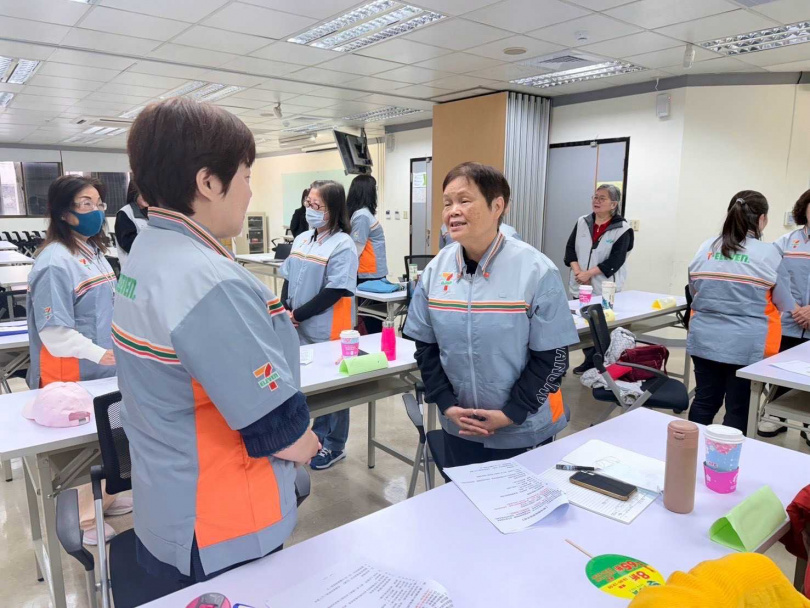 活動課程內容豐富且多元,帶領學員親身體驗實際工作流程。(圖片提供/基隆市政府)