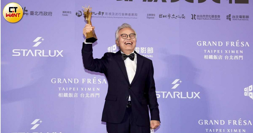 田啟文笑稱自己低估了得獎得喜悅,自己的血壓和心跳快要負荷不了這興奮。(圖/本刊攝影組)
